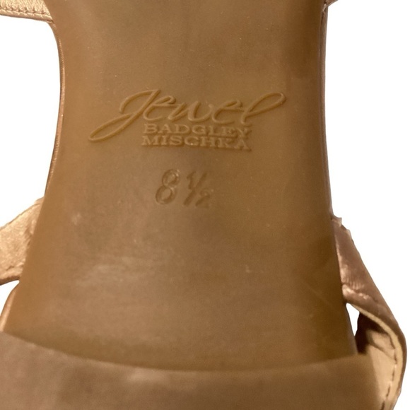 Badgley Mischka
Jewel Badgley Mischka Alanna Satin Slip-On Ballet Flats size 8.5 - Picture 4 of 9